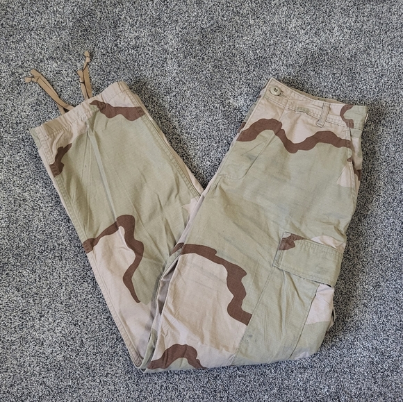 Other - Vintage Military Desert Camo Cargo Pants Size Small-Short